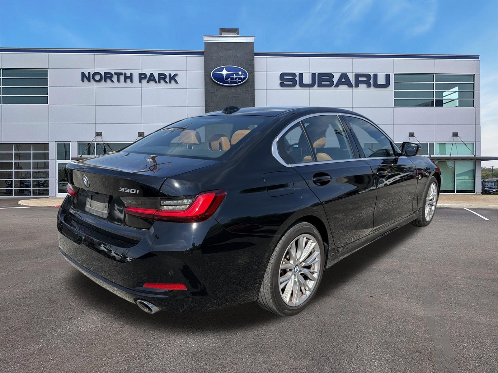 Used 2024 BMW 330i Sedan w/ Convenience Package RWD image 3