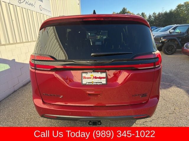 New 2026 Chrysler Pacifica Limited w/ S Appearance Package image 8