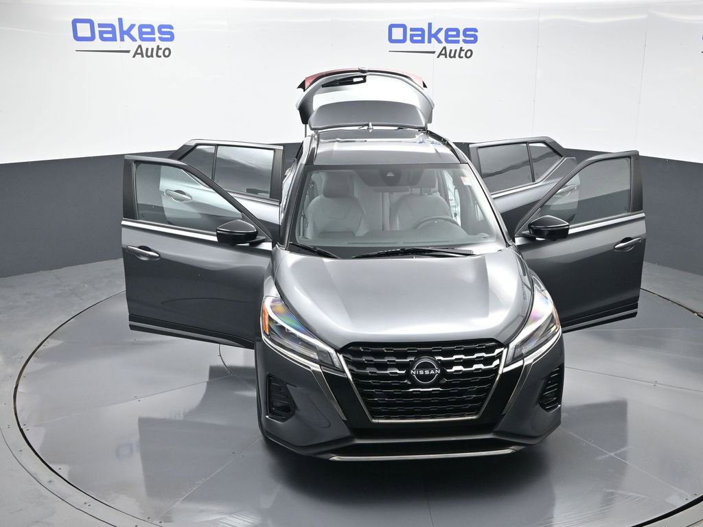 Used 2023 Nissan Kicks SR w/ SR Premium Package image 55