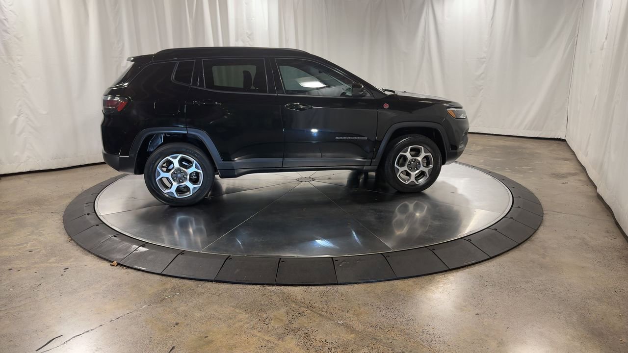 Used 2022 Jeep Compass Trailhawk w/ Trailhawk Elite Group image 9