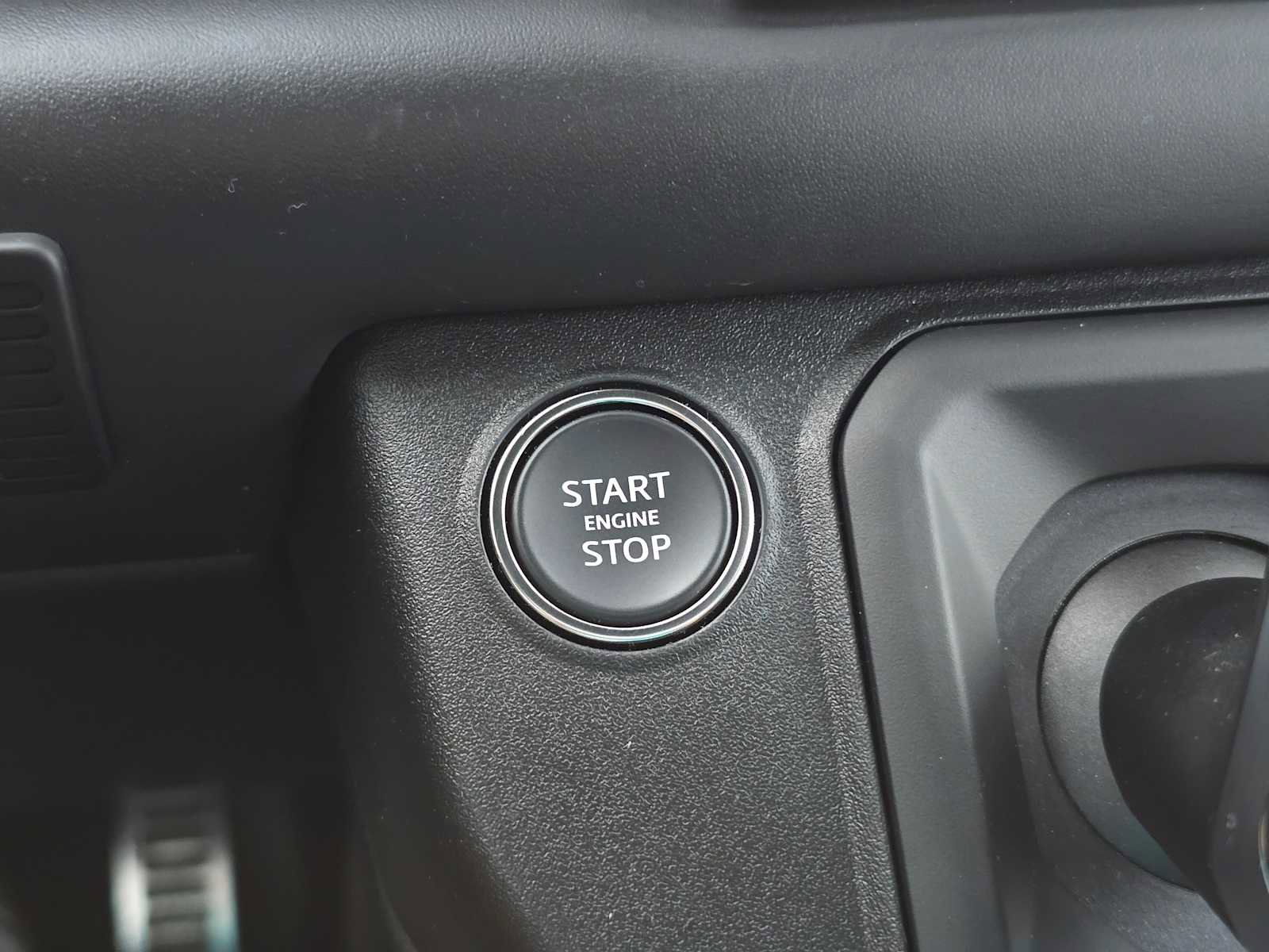 Certified 2024 Land Rover Defender 90 V8 image 34