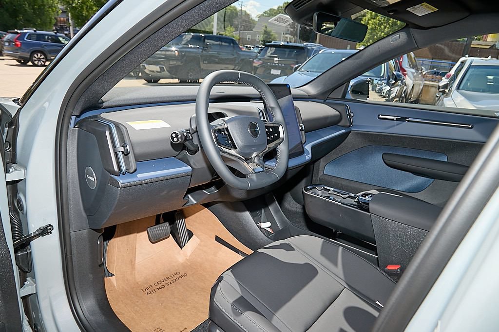 New 2026 Volvo EX30 Plus AWD/4WD image 12