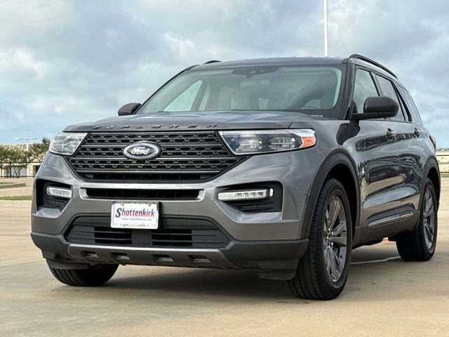 Used 2021 Ford Explorer XLT w/ Equipment Group 202A RWD image 3