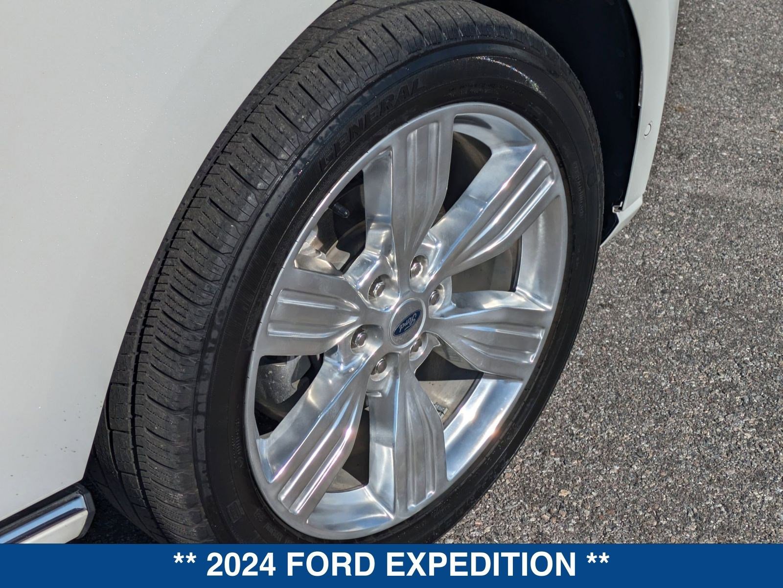 Certified 2024 Ford Expedition Platinum image 12
