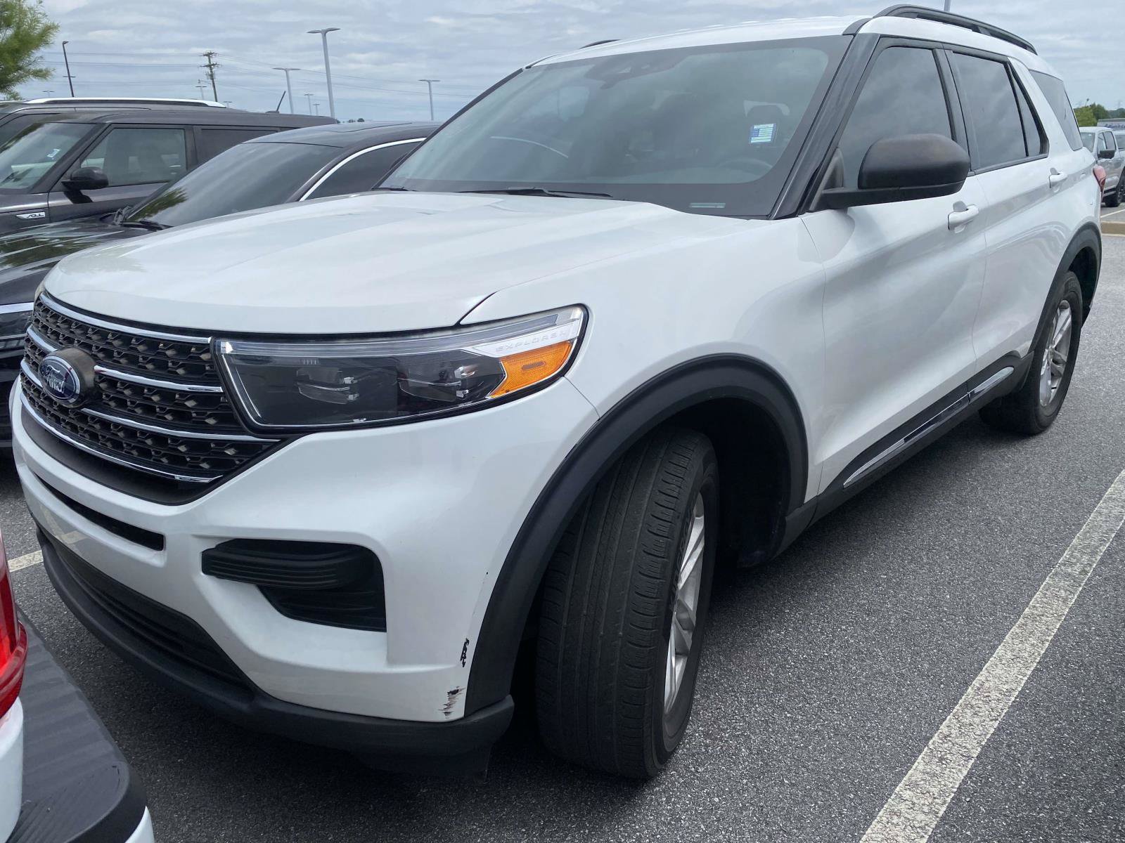 Used 2023 Ford Explorer XLT RWD image 2