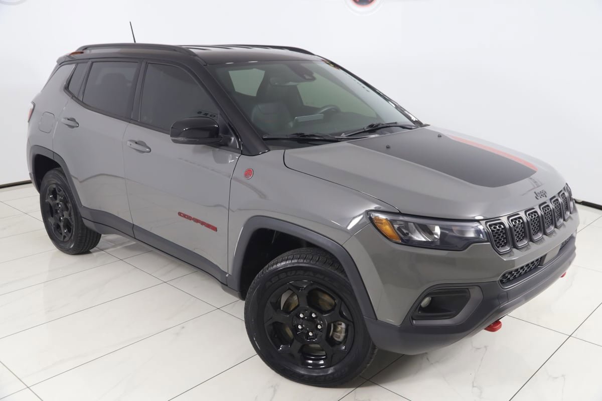Used 2023 Jeep Compass Trailhawk w/ Trailhawk Convenience Group AWD/4WD image 16