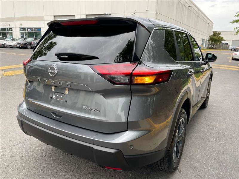 Used 2024 Nissan Rogue SV image 56