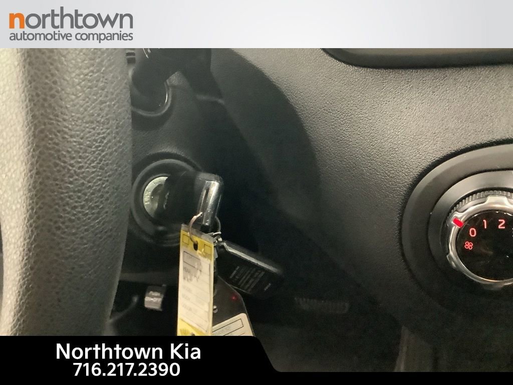 Used 2019 Kia Sorento LX image 18