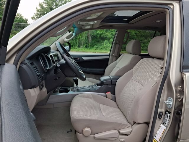 Used 2007 Toyota 4Runner SR5 AWD/4WD image 14
