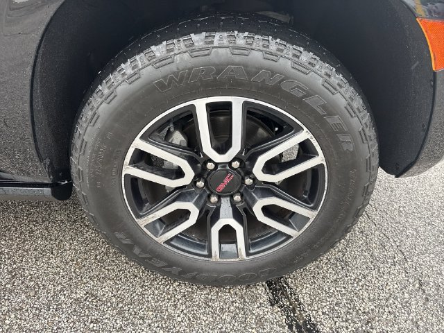 Certified 2021 GMC Yukon AT4 w/ AT4 Premium Plus Package AWD/4WD image 28
