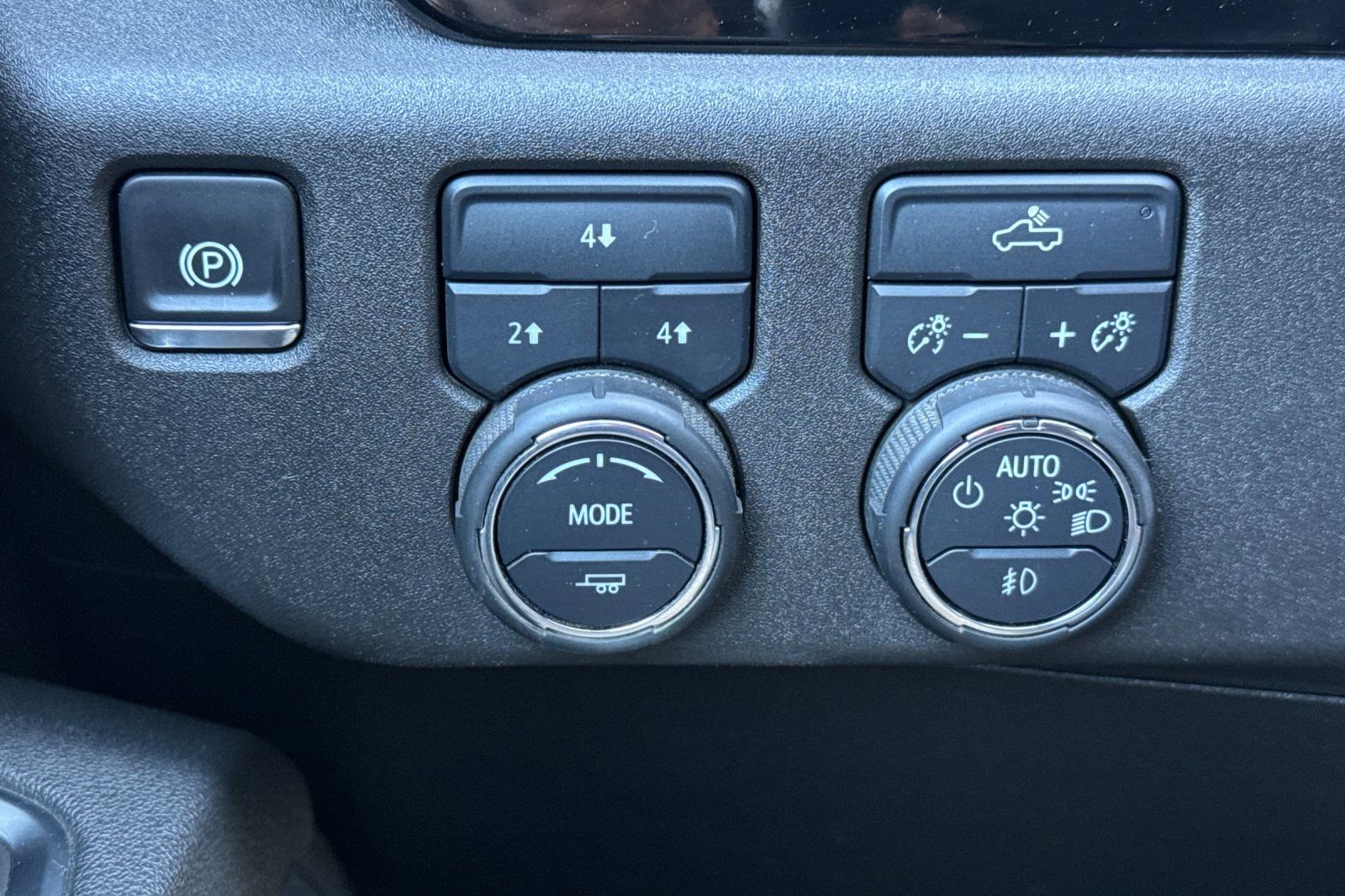 Used 2025 Chevrolet Silverado 2500 LT w/ Convenience Package AWD/4WD image 42