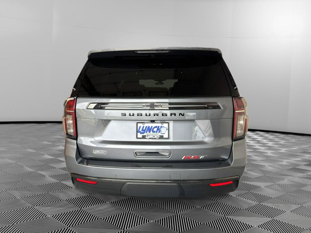 Used 2022 Chevrolet Suburban RST w/ Luxury Package AWD/4WD image 4