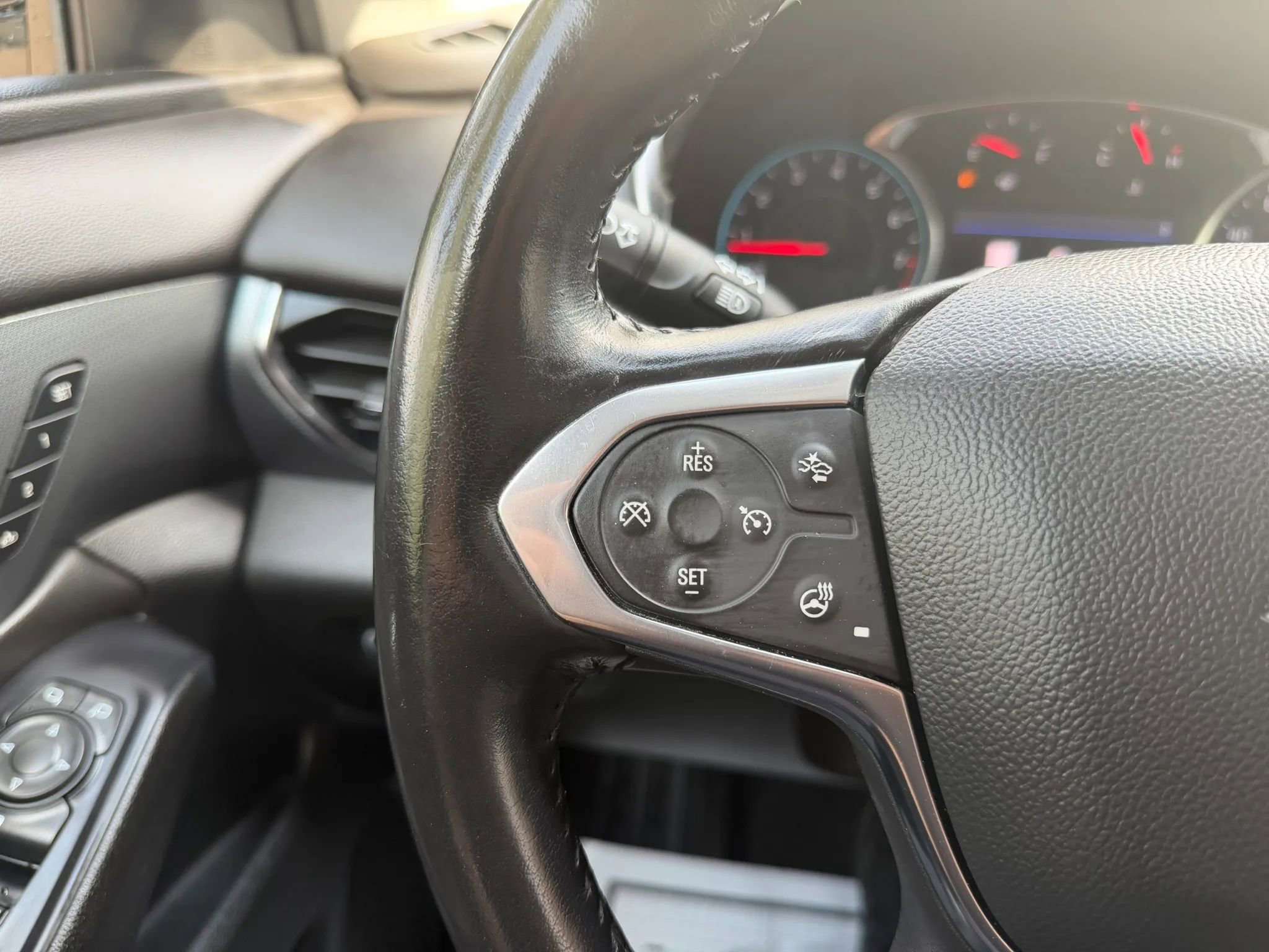 Used 2020 Chevrolet Traverse Premier image 27