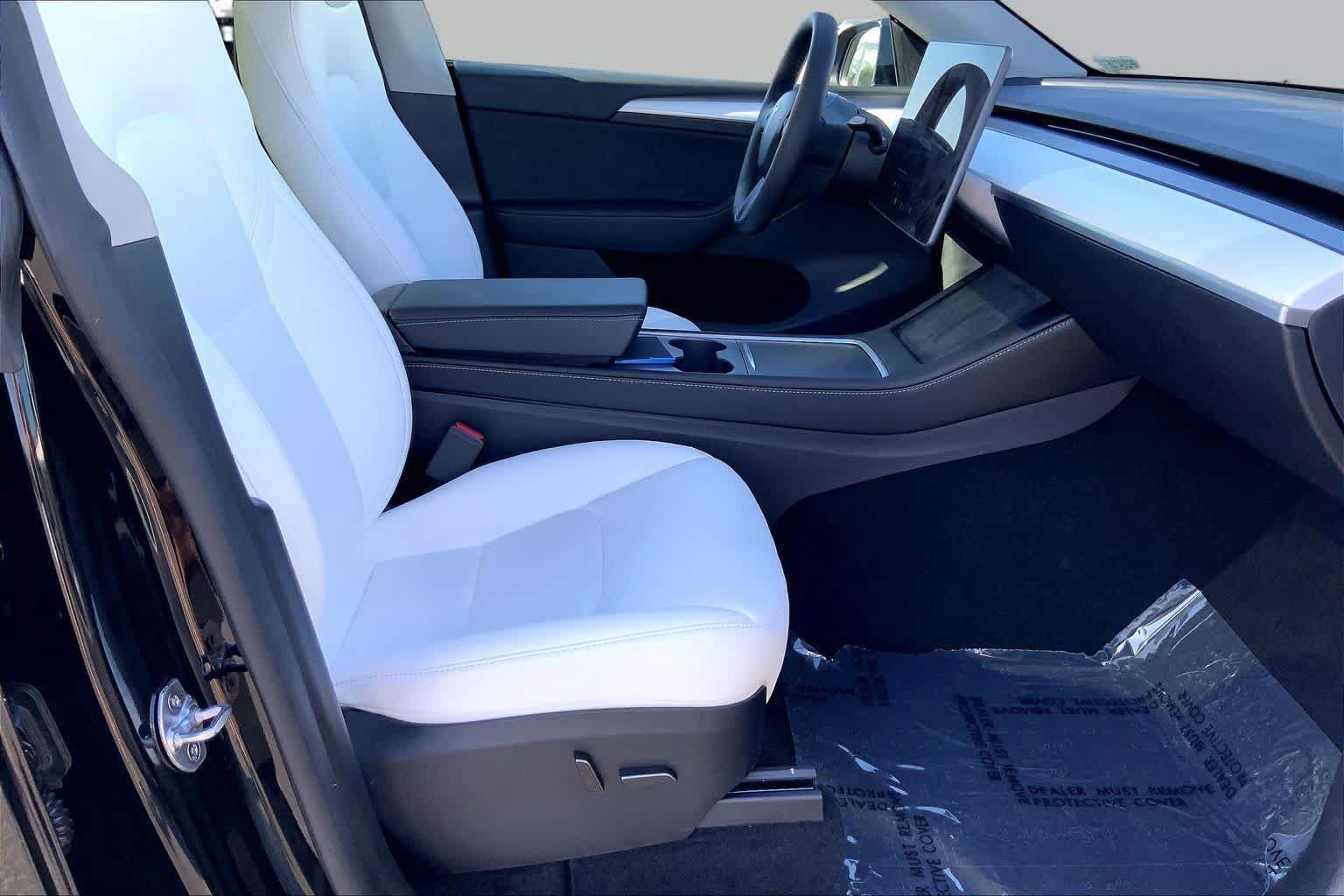 Used 2024 Tesla Model Y Long Range AWD/4WD image 7