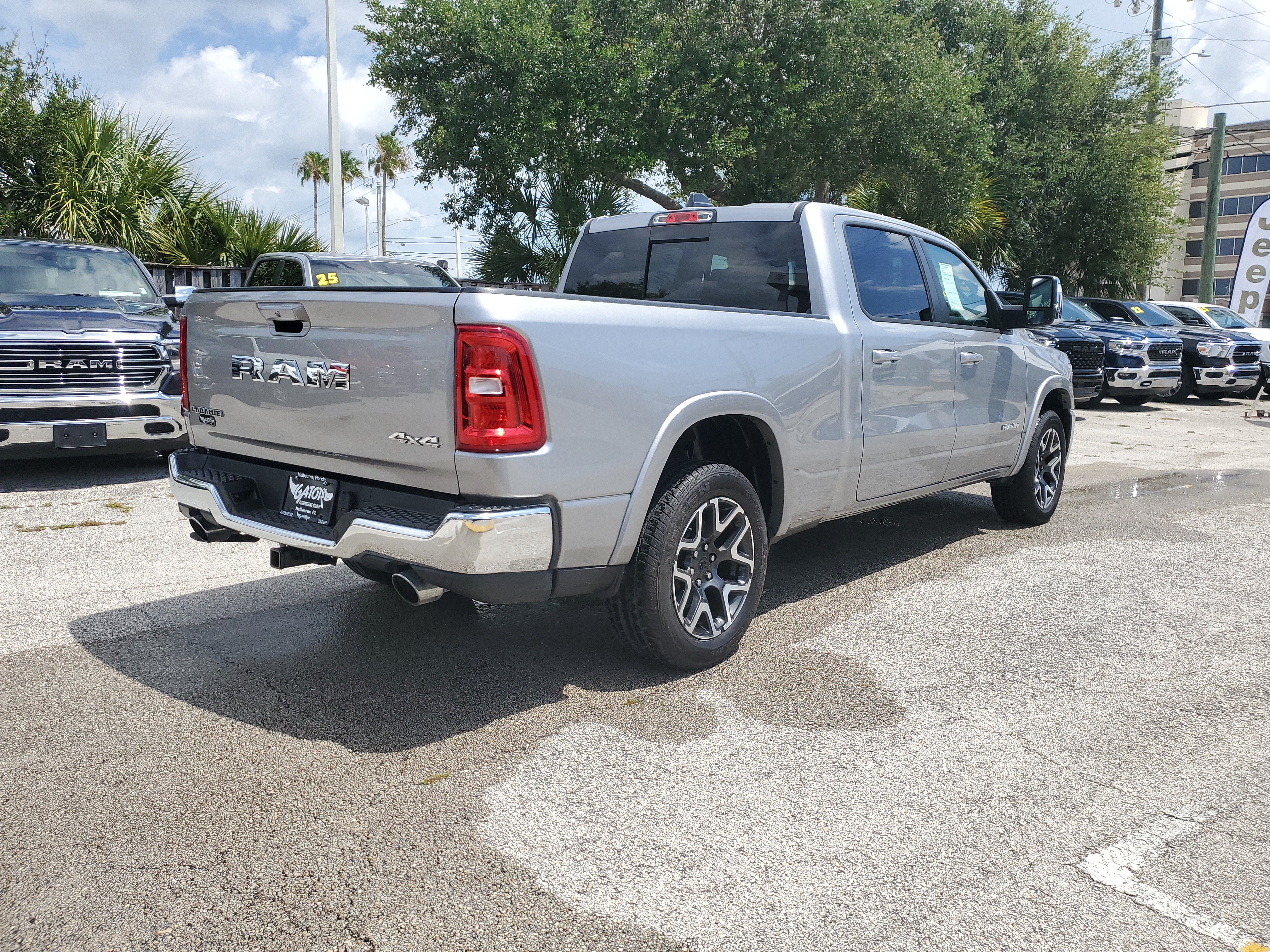 Used 2025 RAM 1500 Laramie AWD/4WD image 4