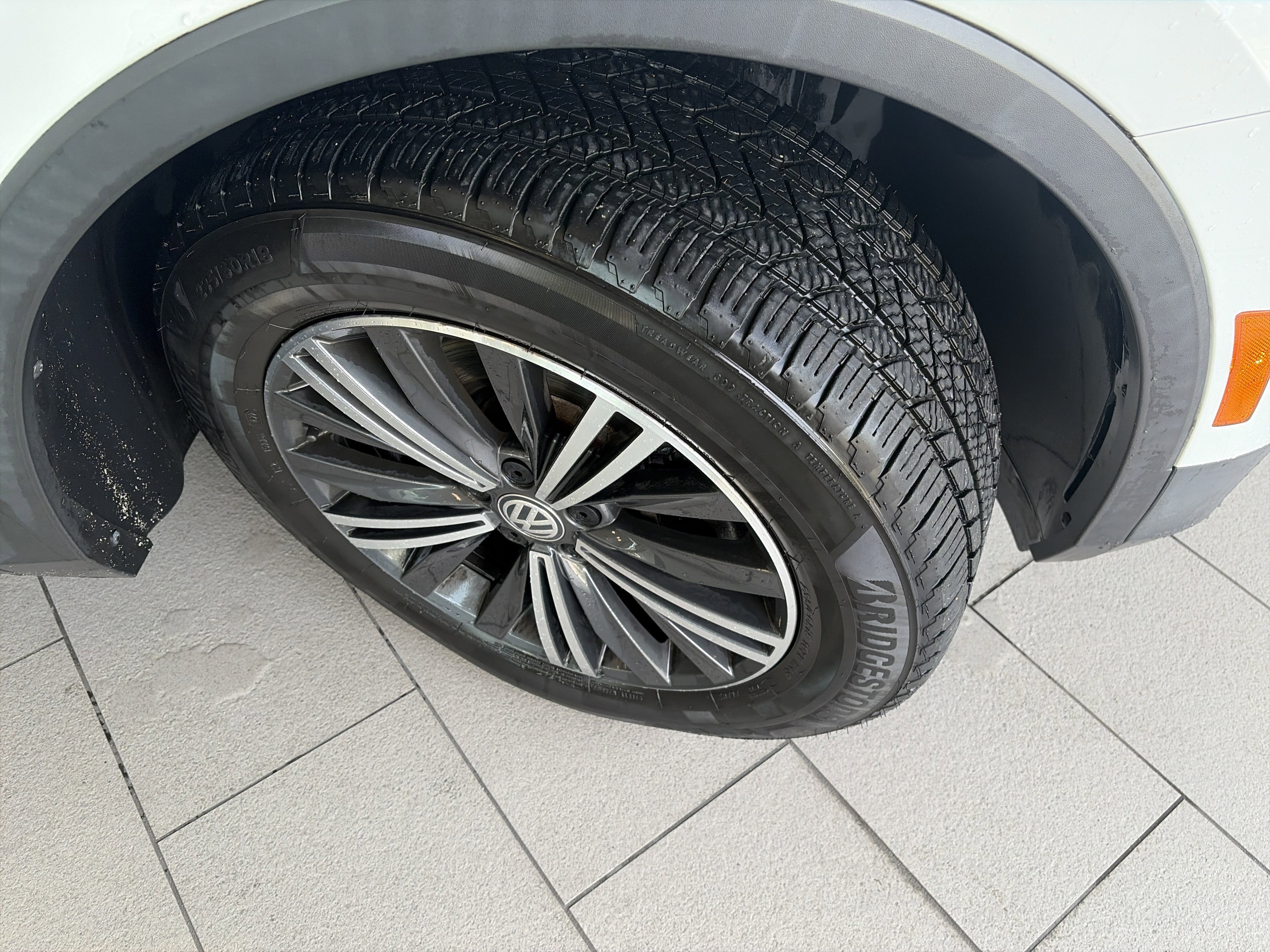 Used 2019 Volkswagen Tiguan SEL AWD/4WD image 12