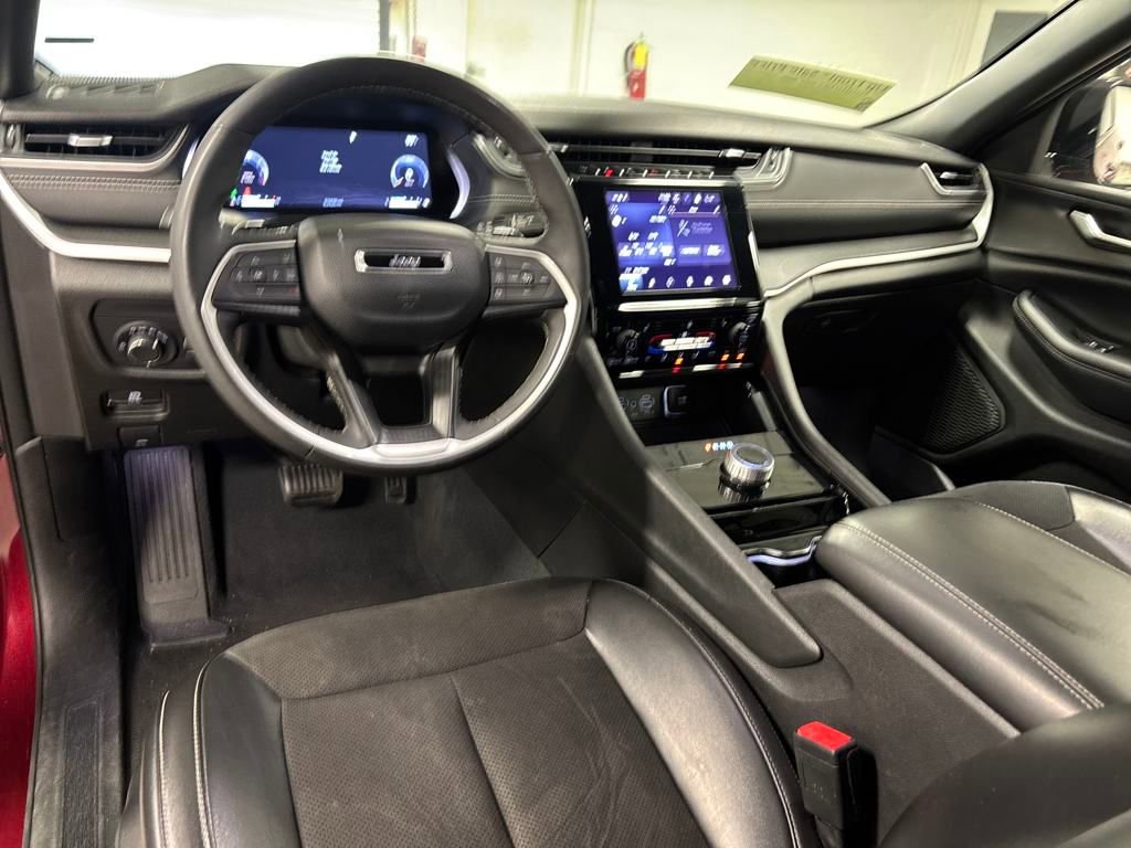 Used 2023 Jeep Grand Cherokee Altitude image 25