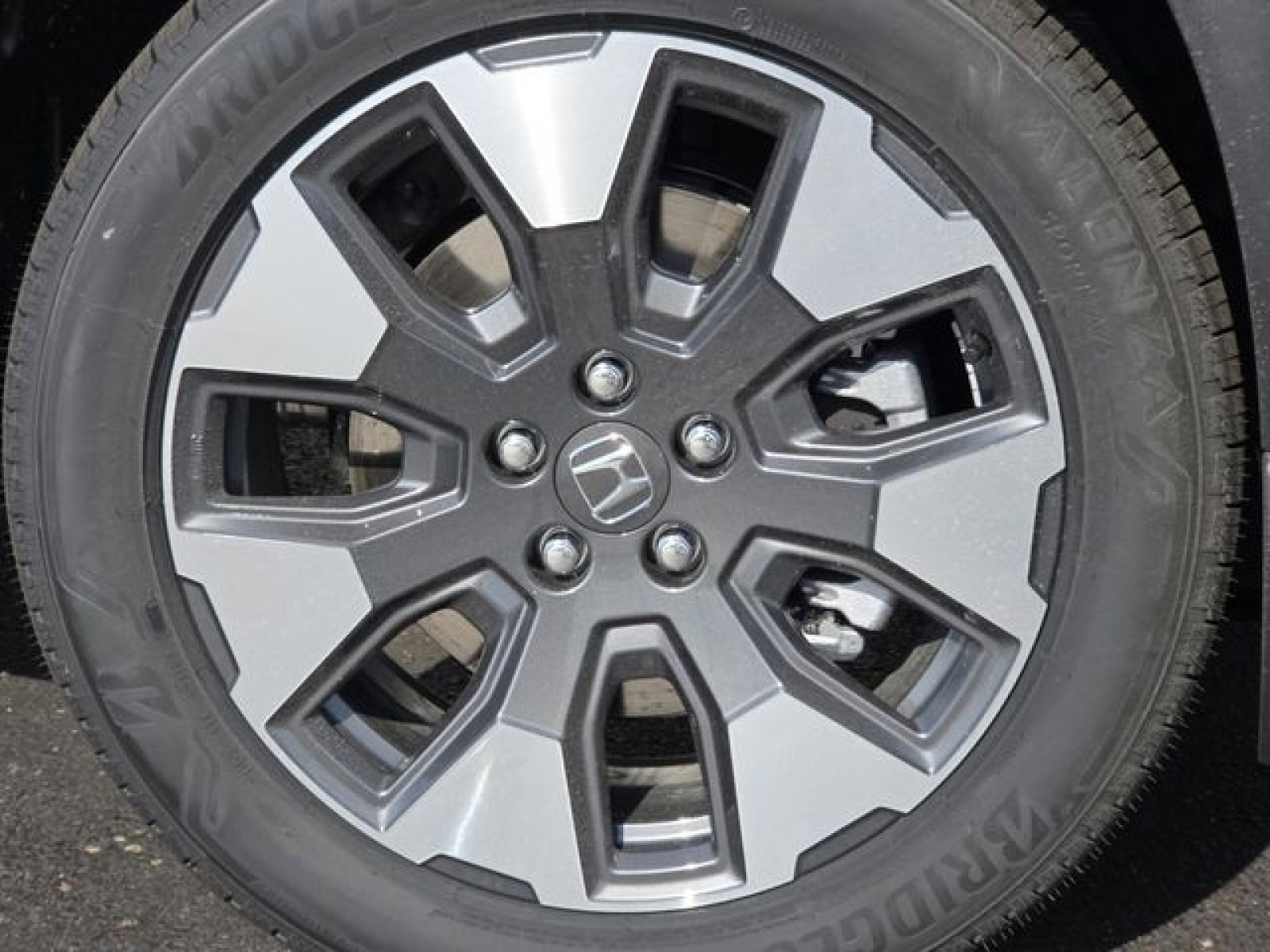 New 2026 Honda Pilot Touring image 4