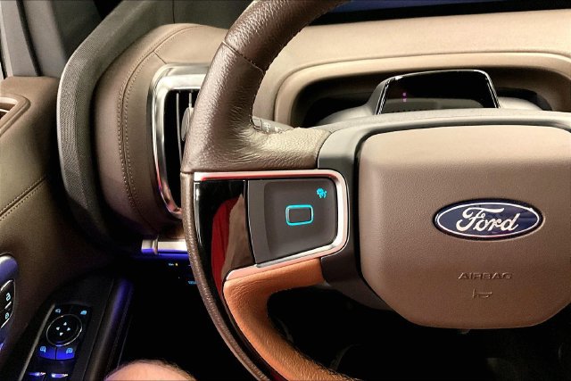 Used 2025 Ford Expedition King Ranch AWD/4WD image 28