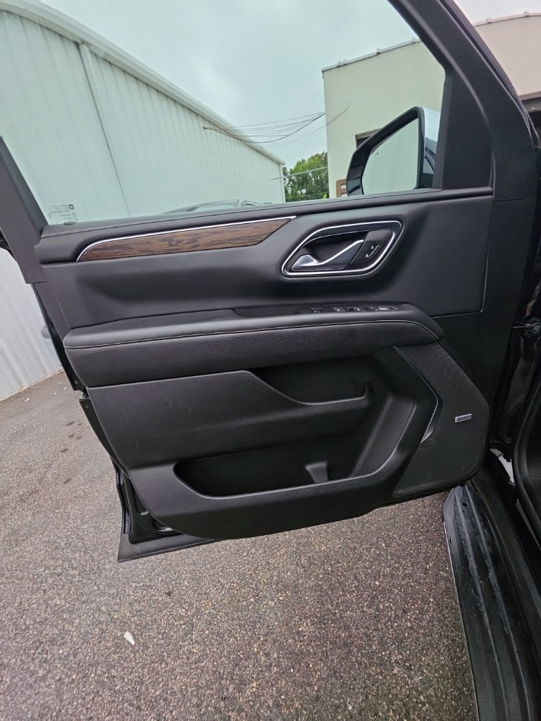 Used 2024 Chevrolet Tahoe Premier AWD/4WD image 11