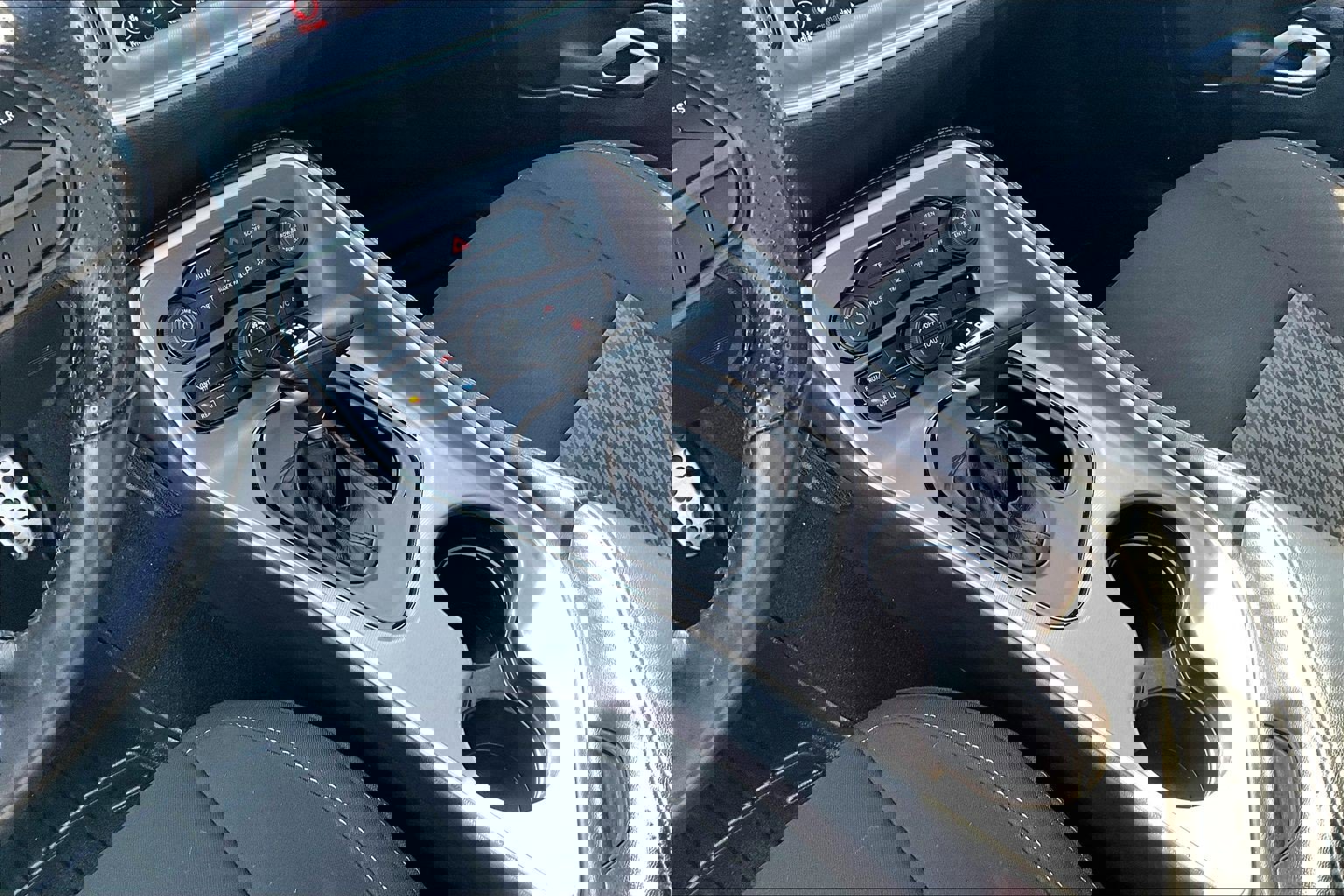 Used 2022 Dodge Challenger R/T w/ Shaker Package image 18