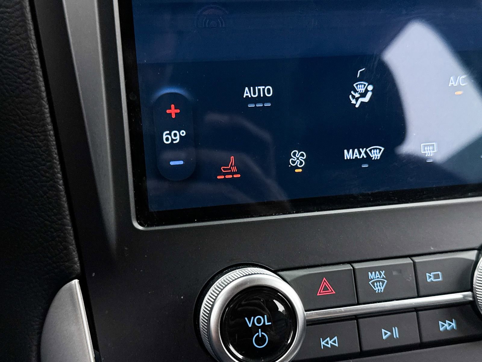 Used 2024 Ford Edge SEL AWD/4WD image 23