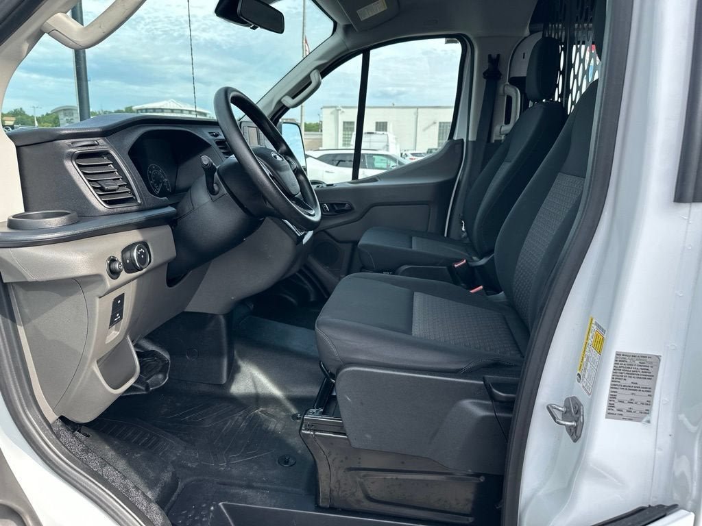 Certified 2025 Ford Transit 250 Low Roof w/ Exterior Upgrade Package RWD image 11