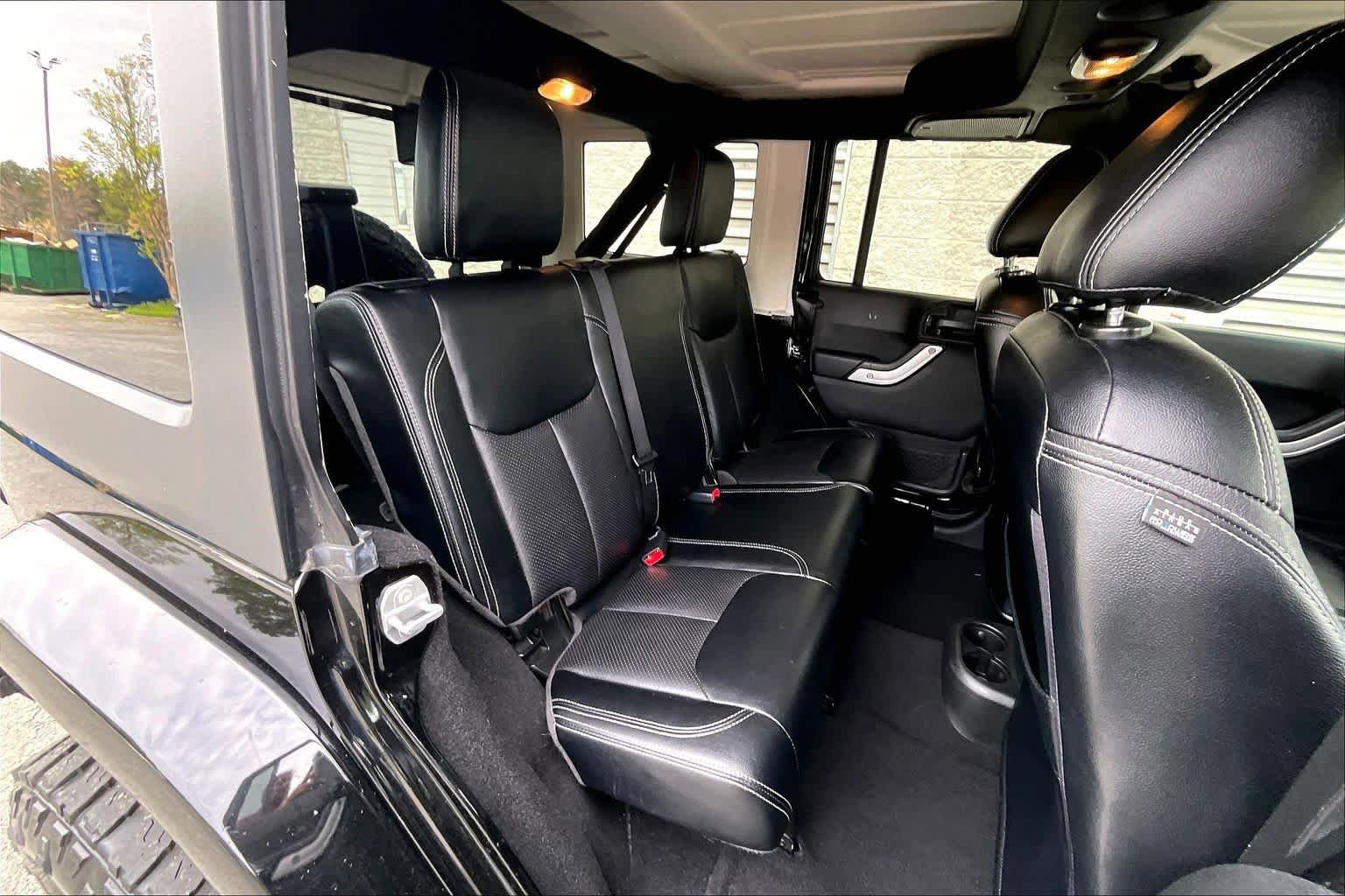 Used 2017 Jeep Wrangler Unlimited Sahara image 19