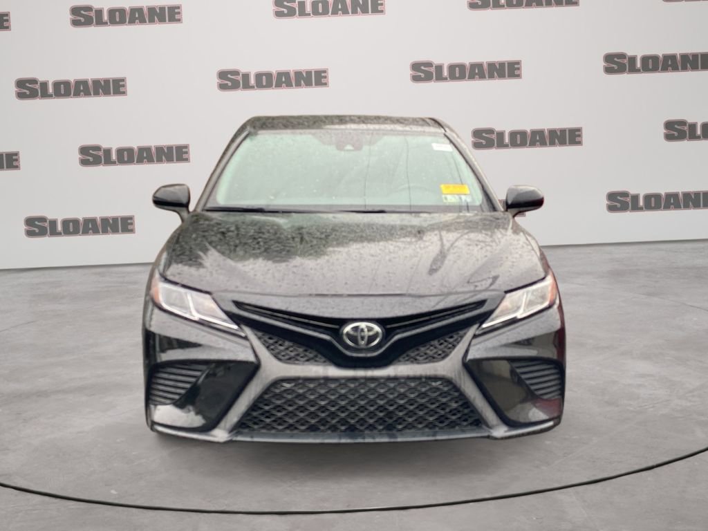 Used 2019 Toyota Camry SE FWD image 3