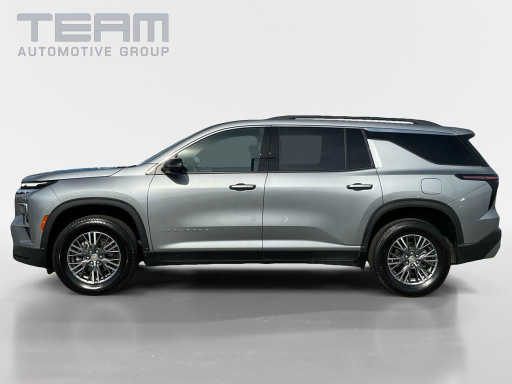 Used 2025 Chevrolet Traverse LT image 4