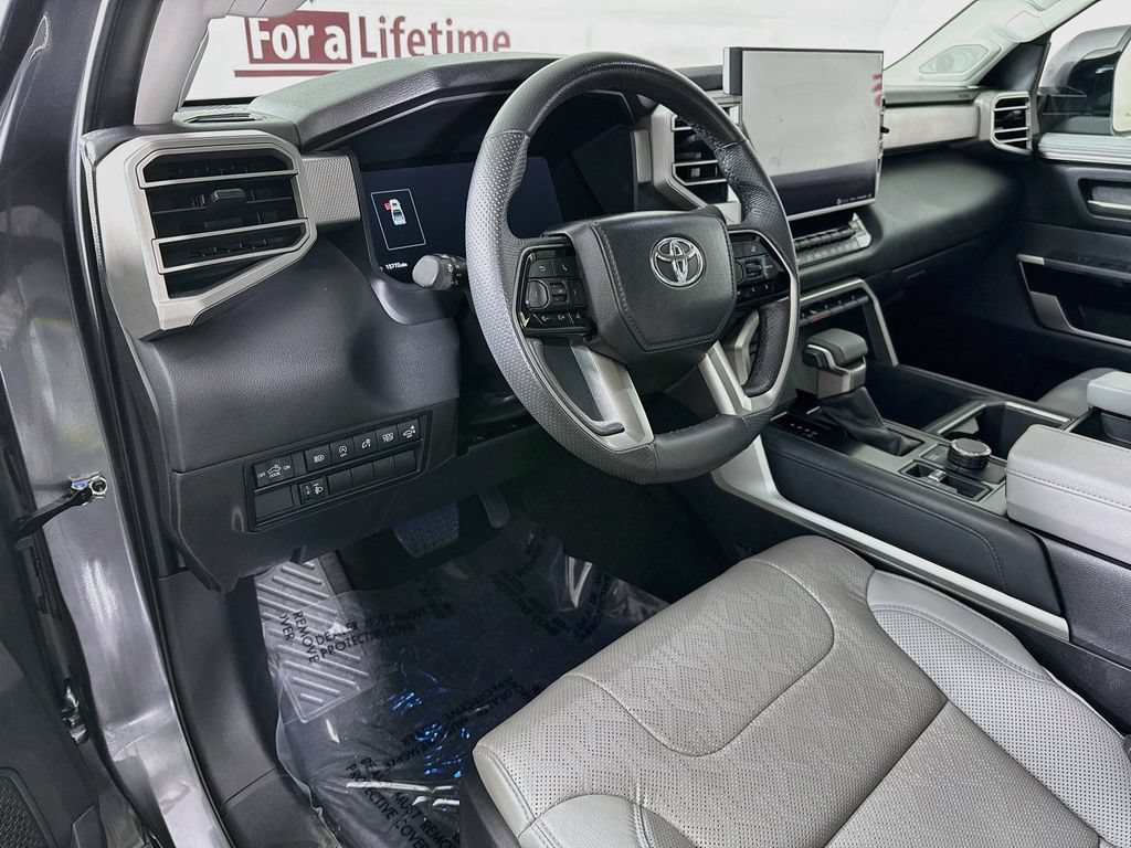 Used 2024 Toyota Tundra Limited AWD/4WD image 18