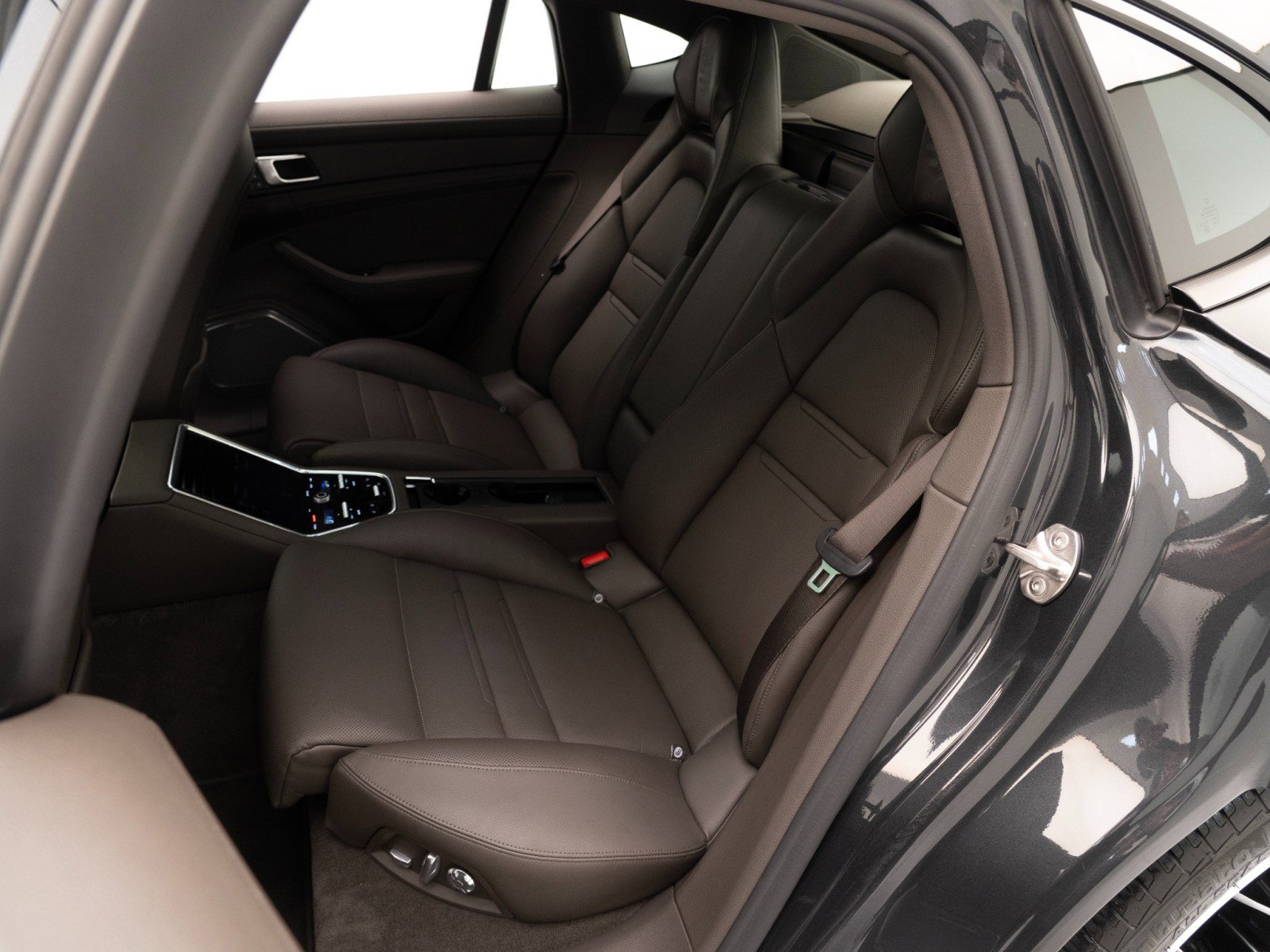 Certified 2022 Porsche Panamera 4 Platinum Edition image 20