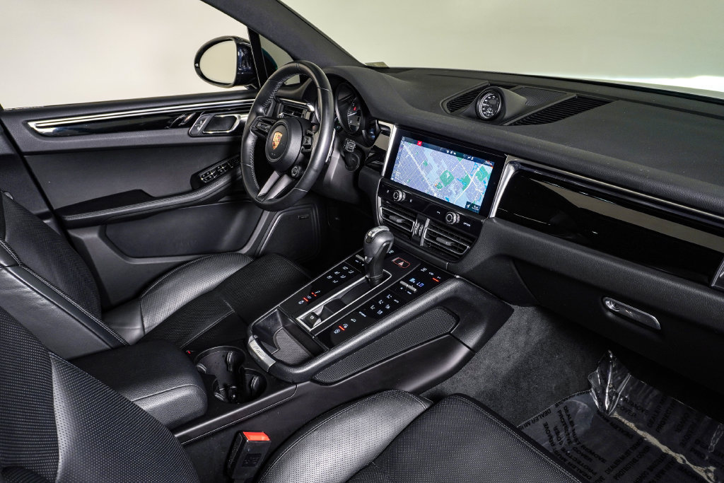 Certified 2022 Porsche Macan S AWD/4WD image 14