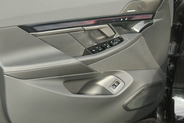 New 2026 BMW i5 eDrive40 image 19