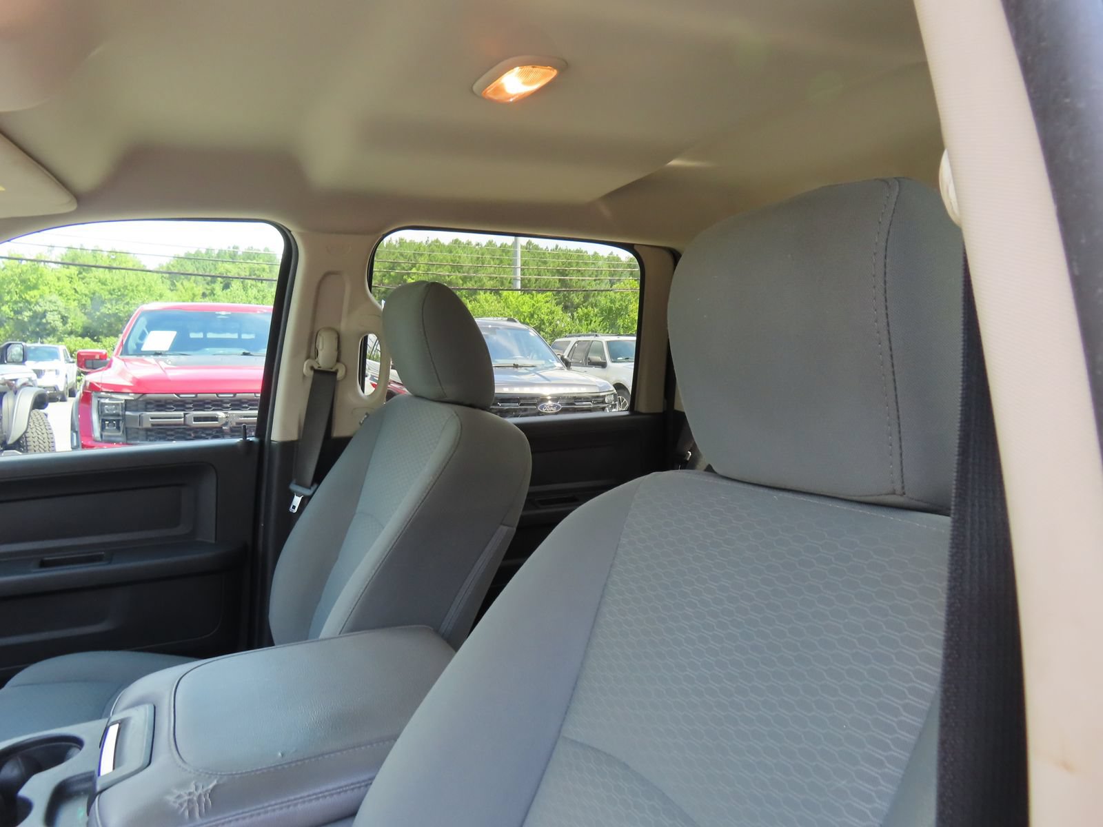 Used 2018 RAM 1500 Express AWD/4WD image 24