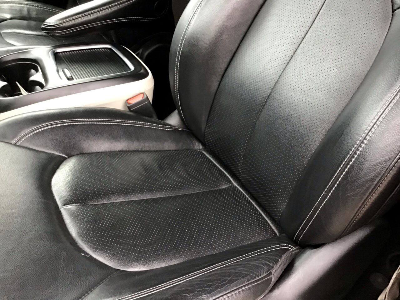 Used 2022 Chrysler Pacifica Touring-L image 14