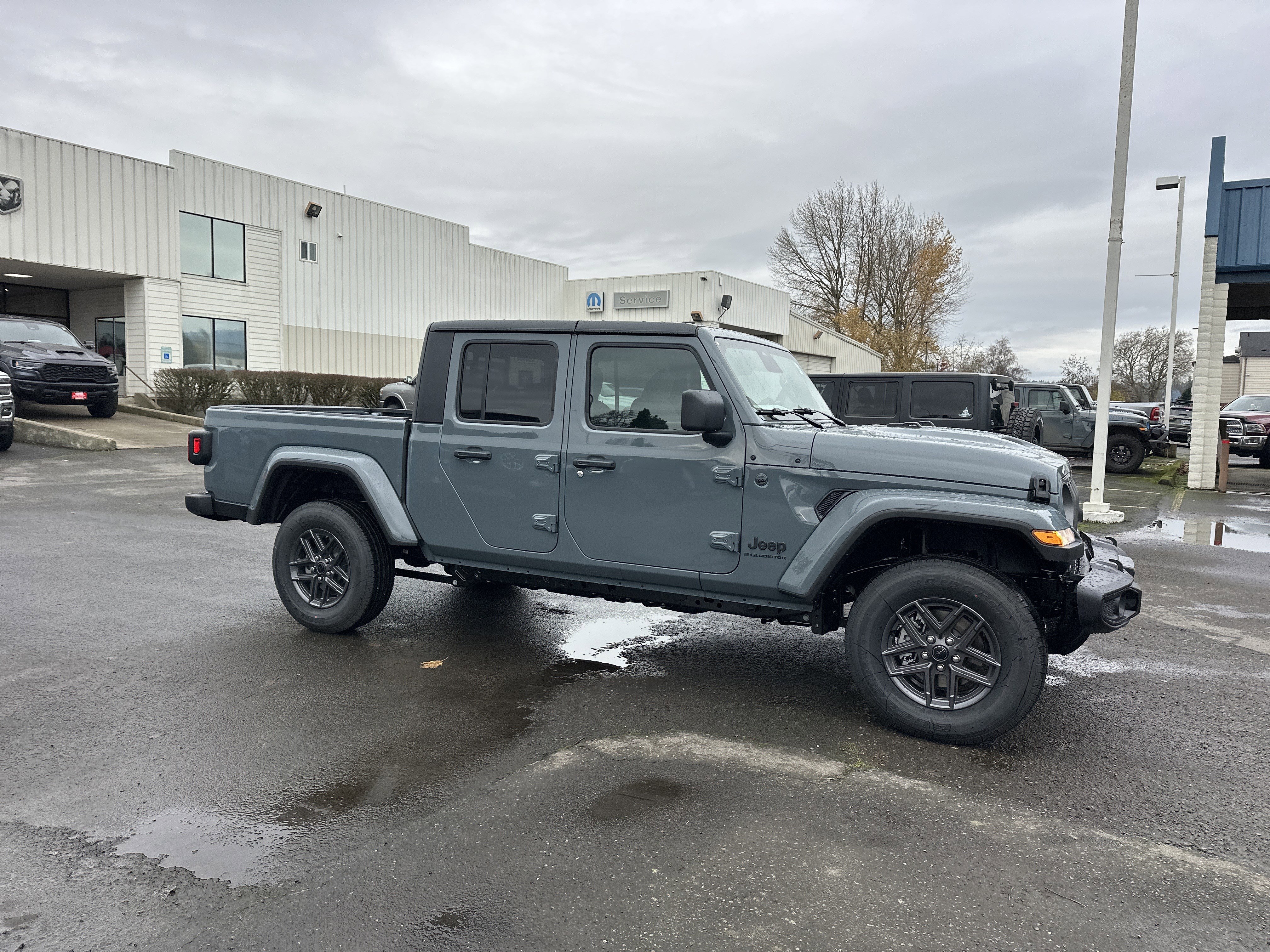 New 2026 Jeep Gladiator Sport image 7
