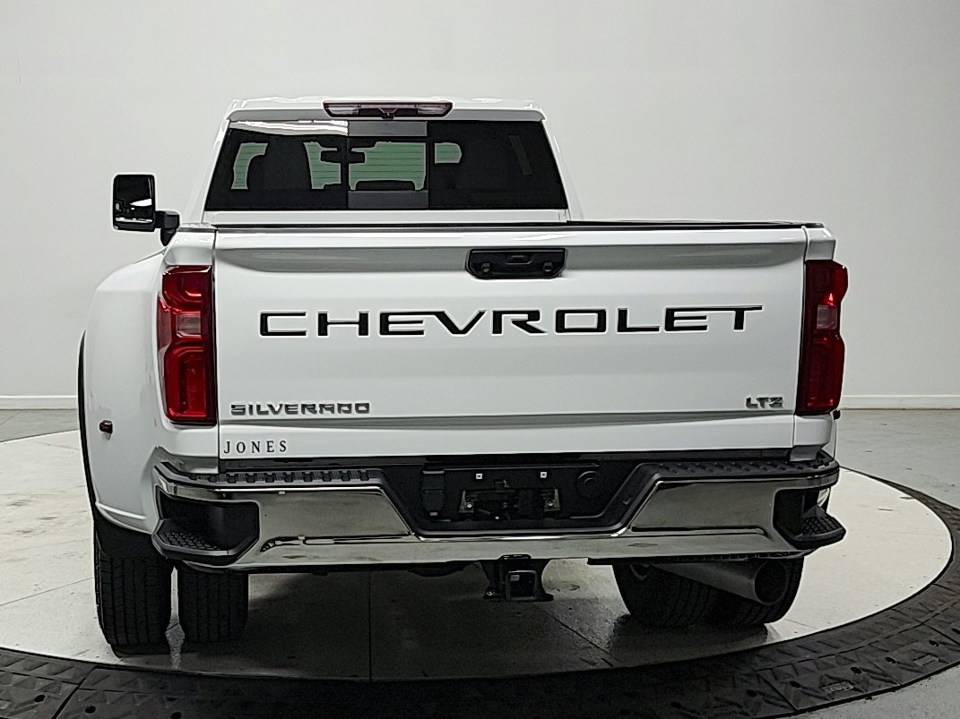 Used 2023 Chevrolet Silverado 3500 LTZ w/ LTZ Convenience Package AWD/4WD image 11