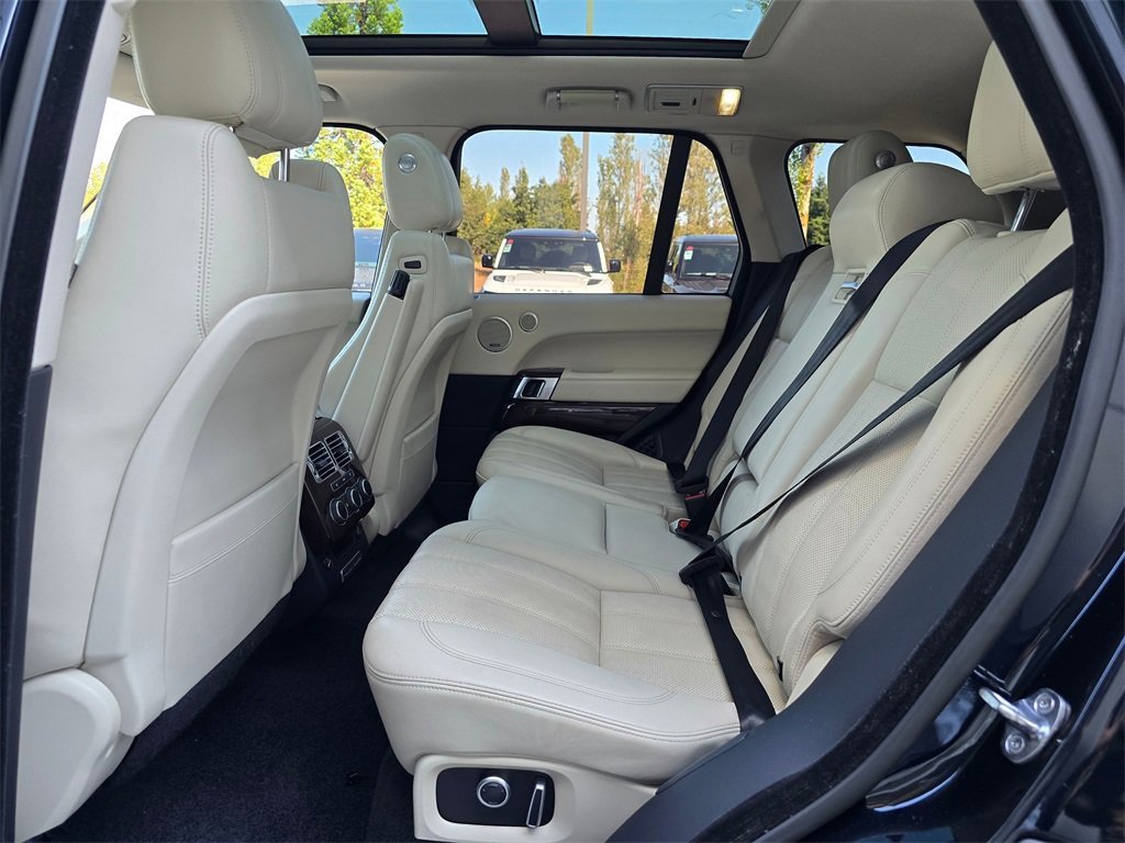 Used 2016 Land Rover Range Rover HSE image 27