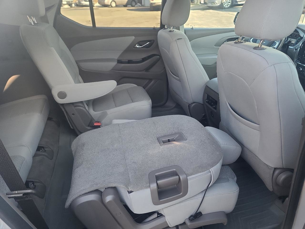 Used 2019 Chevrolet Traverse LT image 16