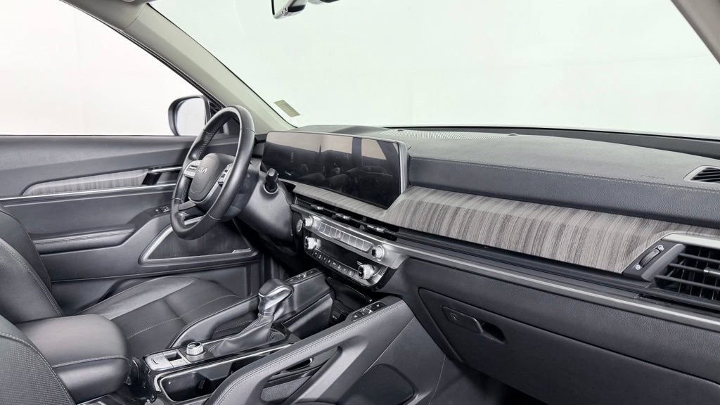 Used 2023 Kia Telluride EX w/ EX Captain's Chair Package AWD/4WD image 38