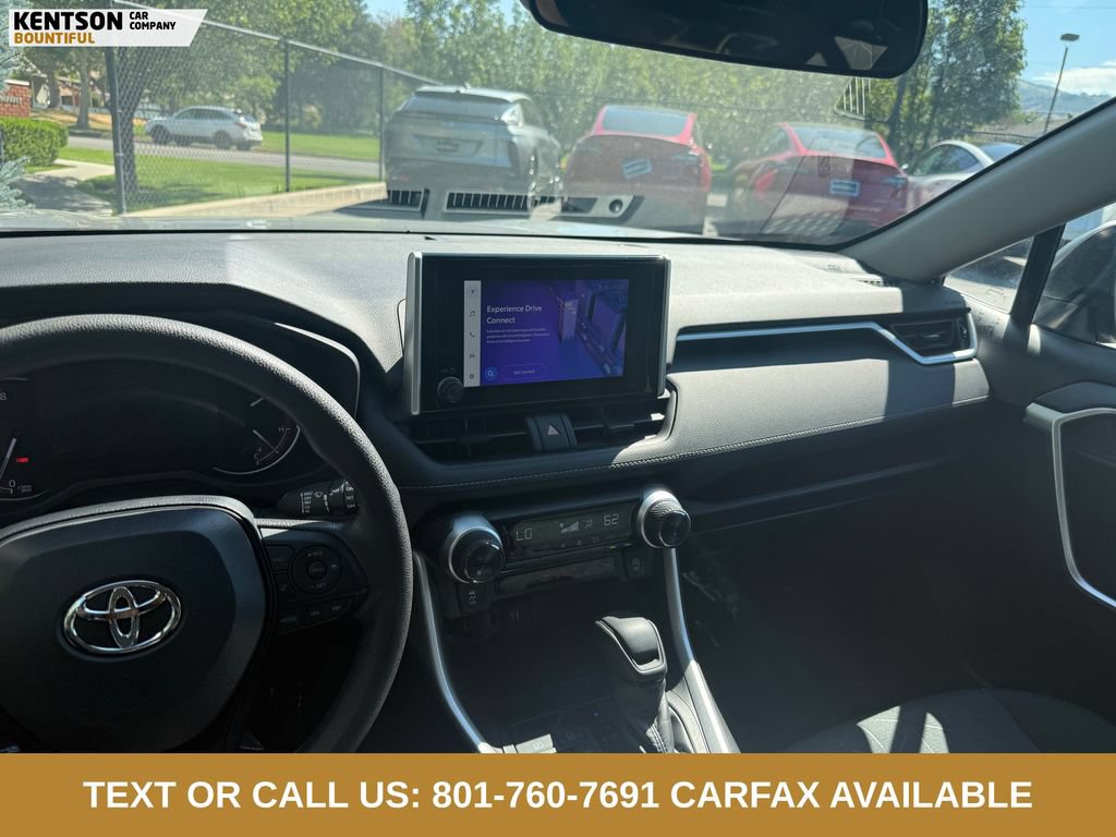 Used 2025 Toyota RAV4 XLE AWD/4WD image 21