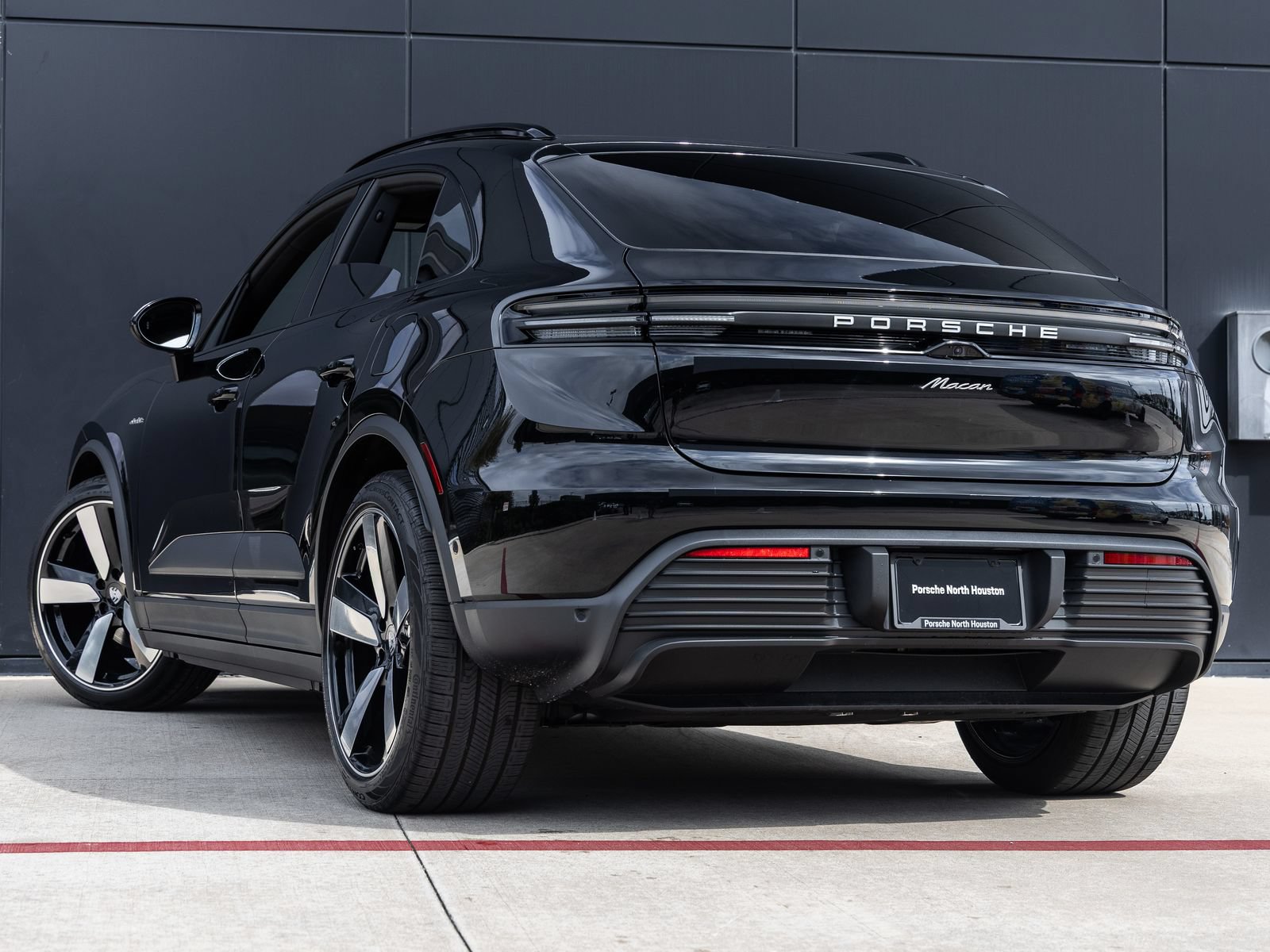 Certified 2025 Porsche Macan Electric RWD image 3