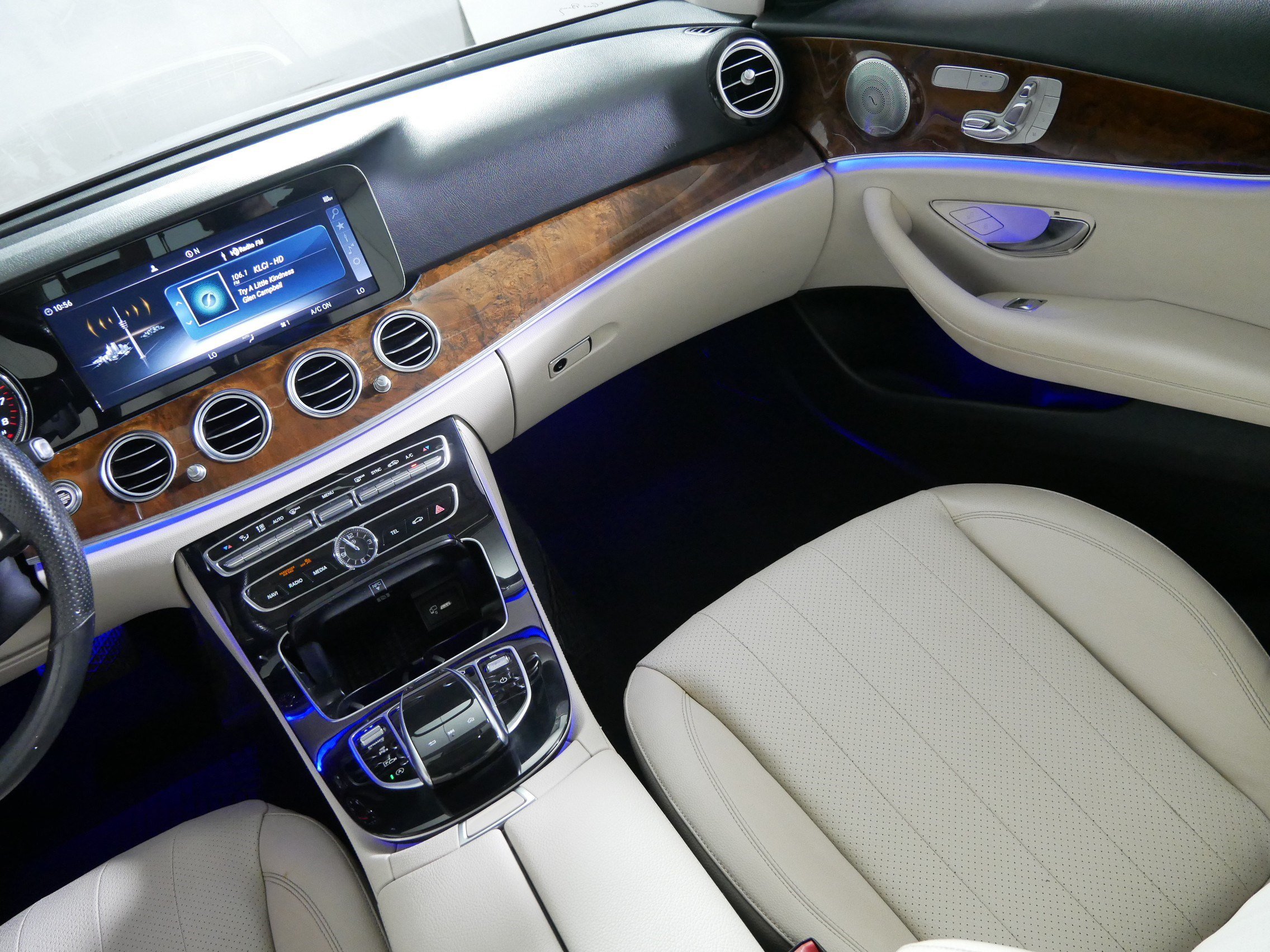 Used 2017 Mercedes-Benz E 300 4MATIC image 11