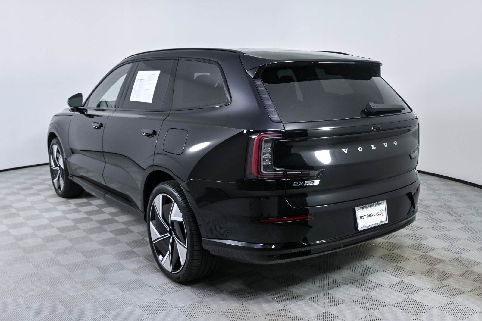 Used 2025 Volvo EX90 Ultra AWD/4WD image 3