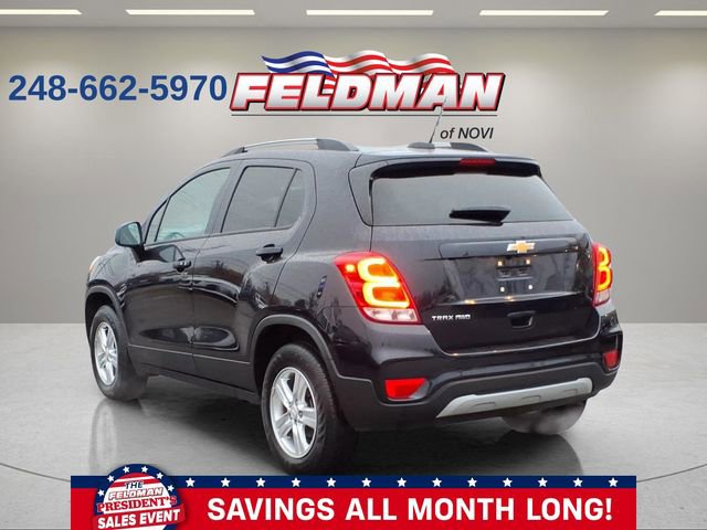Used 2022 Chevrolet Trax LT w/ LT Convenience Package image 3