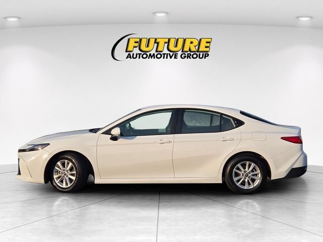 Used 2025 Toyota Camry LE FWD image 9