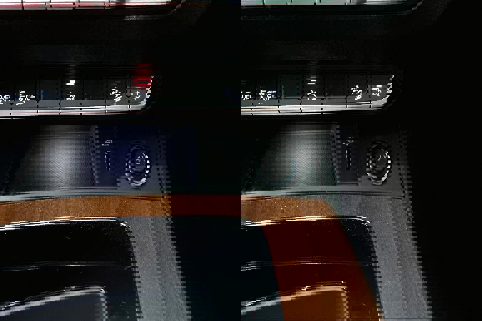 Used 2023 Audi Q5 Premium w/ Convenience Package image 34