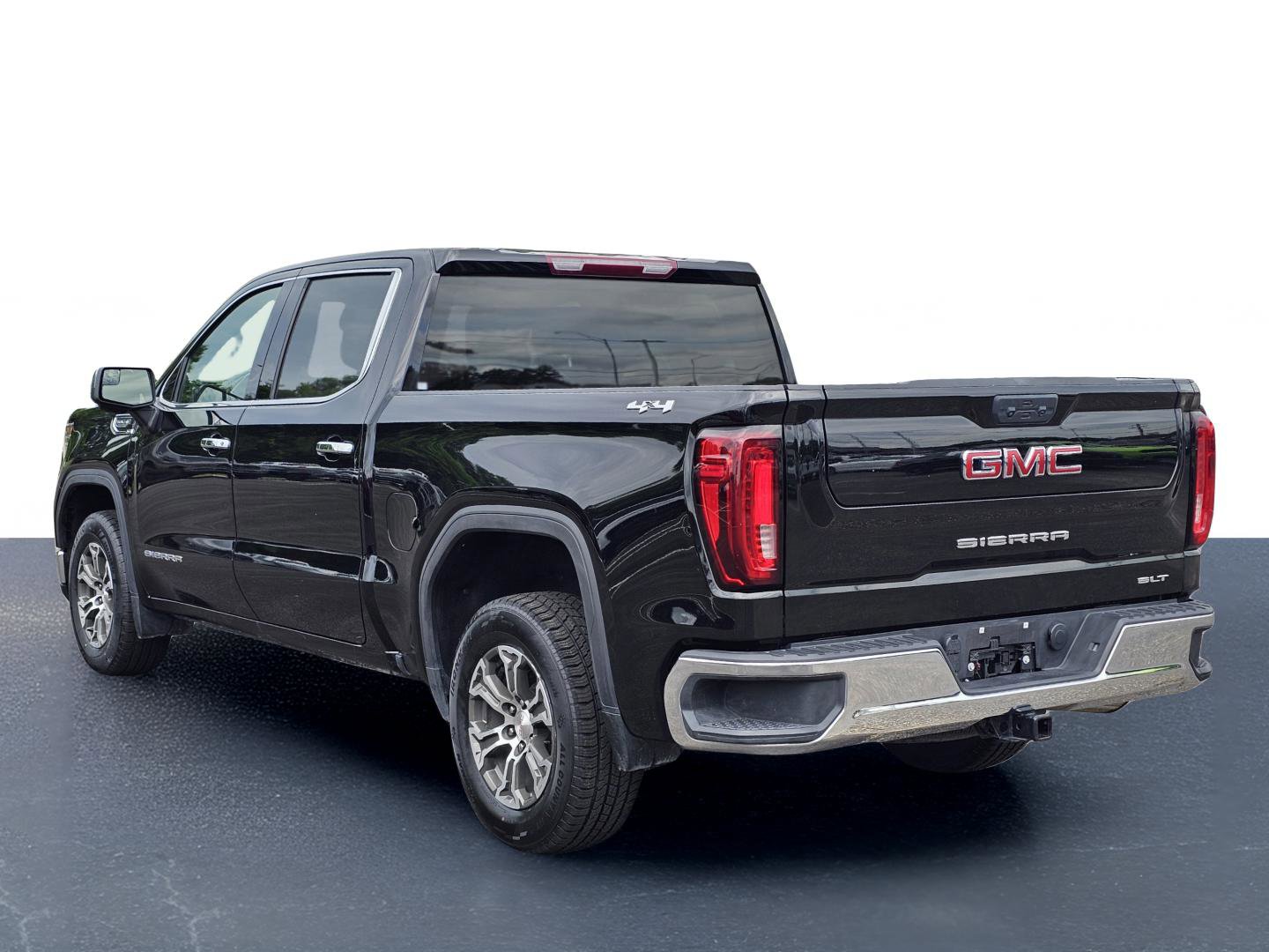 Used 2025 GMC Sierra 1500 SLT AWD/4WD image 13
