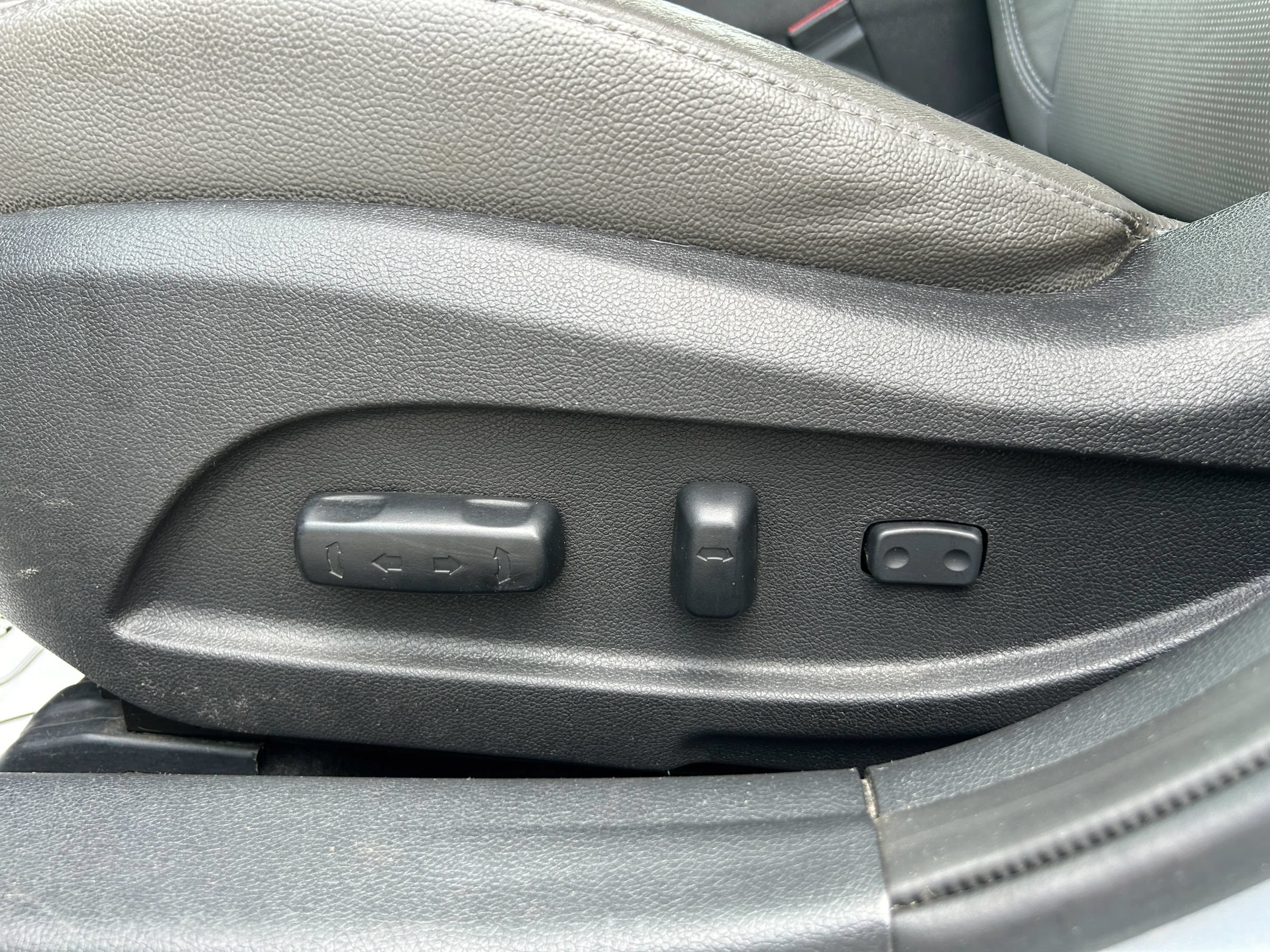 Used 2013 Hyundai Sonata Limited w/ Premium Pkg FWD image 22